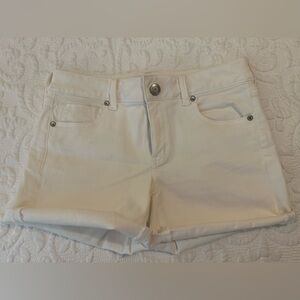 White stretchy jeans shorts
